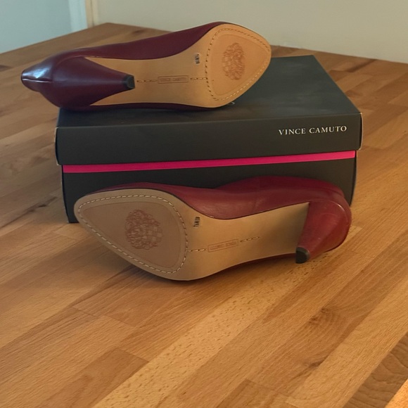 NEW Vince Camuto Brown Ankle Boots - Picture 9 of 11